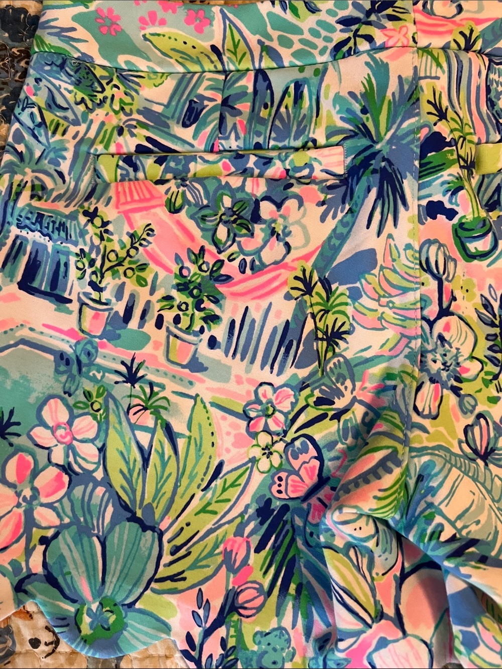 Lilly Pulitzer Scalloped Hem Tropical Print Shorts in Blue, Green, Pink - Picture 8 of 10